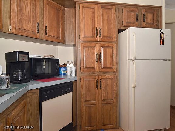 4th image of 11 Blue Spruce Ln