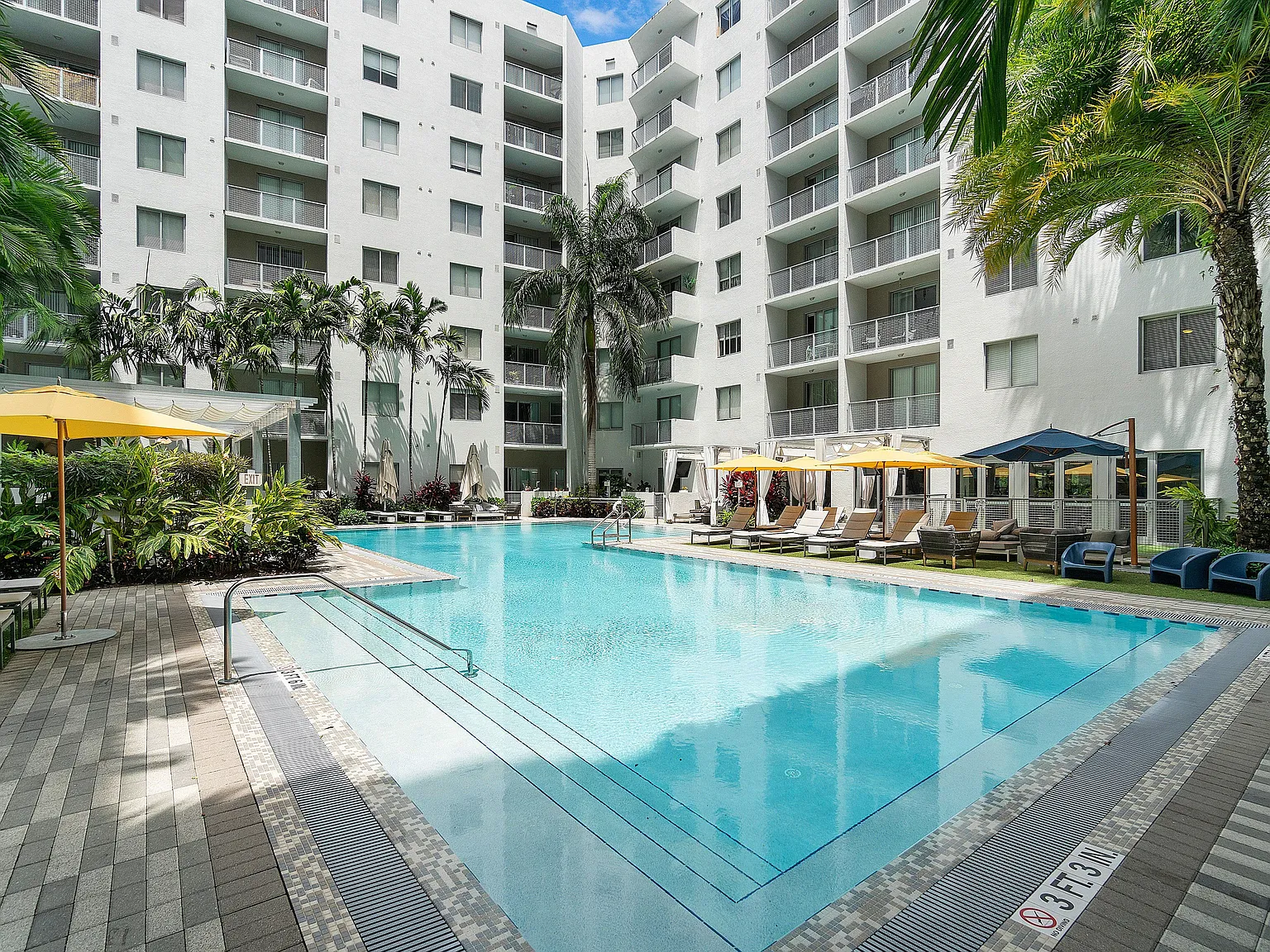 Pearl Dadeland — Photo 4