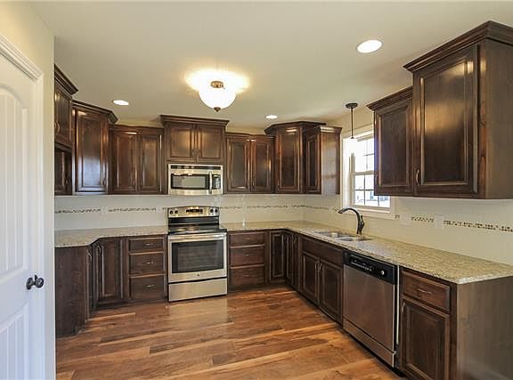 3rd image of 365 Cross Ln #Nds