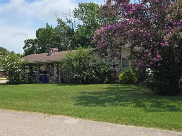 507 NW 4th St, Corning, AR 72422