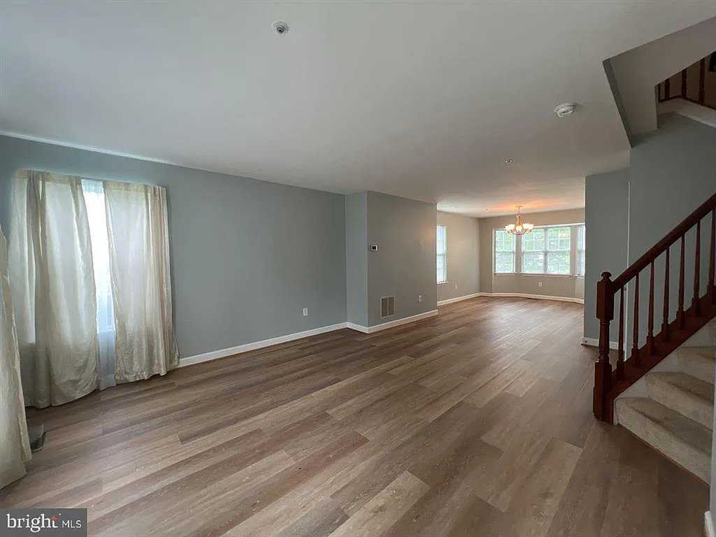 6402 View Point — Photo 3