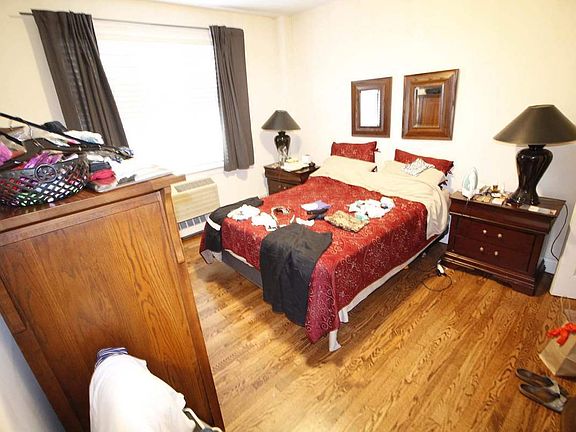 5th image of 598 President St APT 1A
