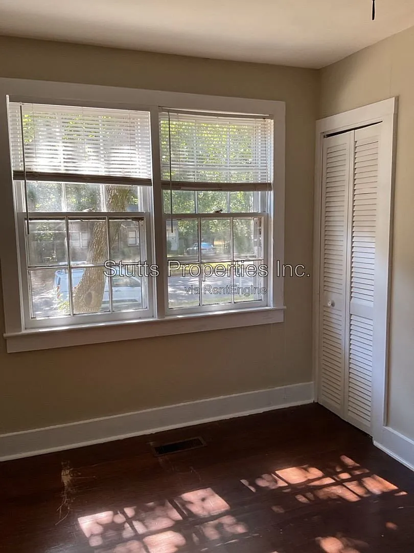 3 bed, 1.0 bath, 1200 sqft, $1,395 — Photo 4