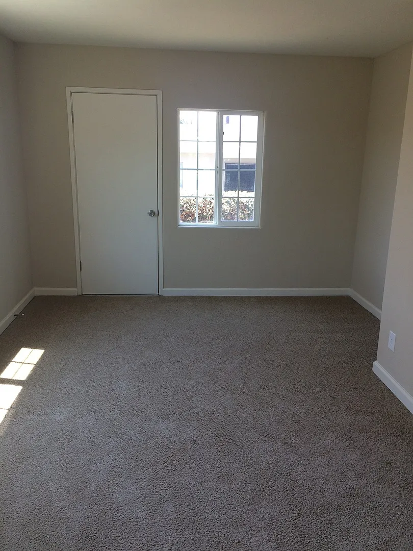 Beautiful Two Bedroom 1.5 Bath Located In San Diego — Photo 4