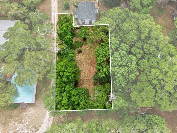 201 Clarendon Avenue, Southport, NC 28461