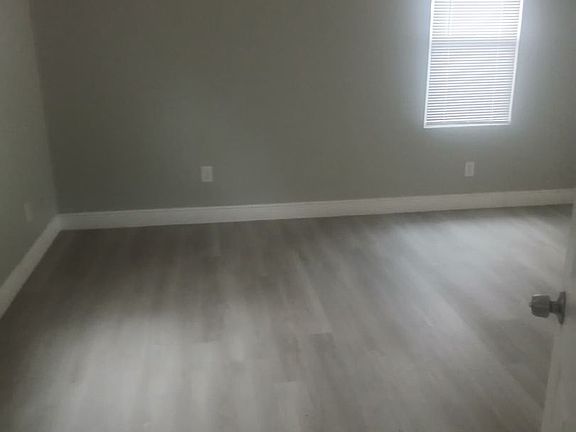 3rd image of 4436 Plum St