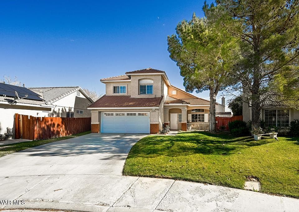1st image of 45664 Balmoral Ct