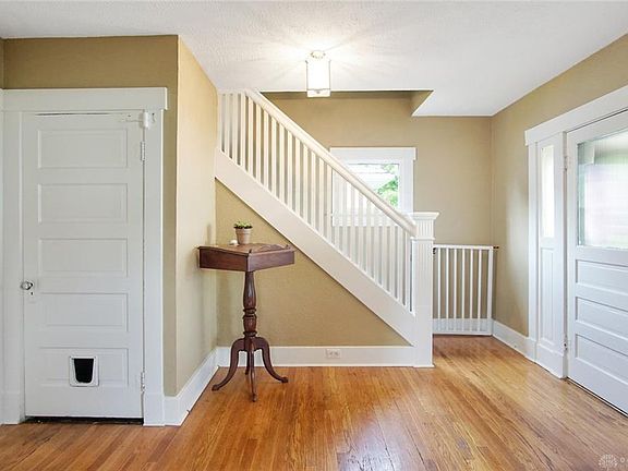 3rd image of 3402 Oakmont Ave