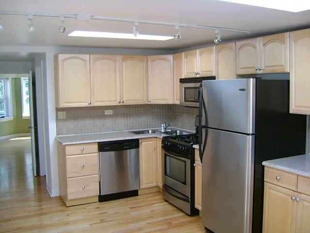 2744 N Bosworth Ave #3 — Photo 6