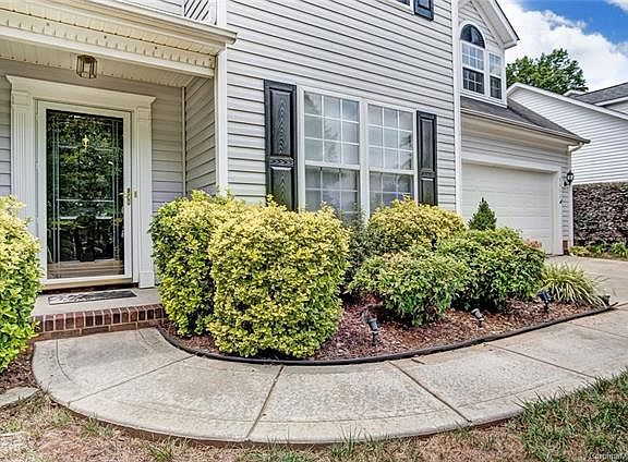 3rd image of 8606 Fox Tail Ln