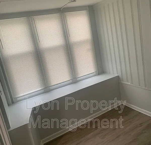 230 W School St #2 — Photo 5