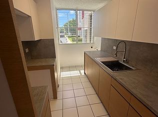 141 Calle Condominio Plaza Del Parque, Carolina, PR 00983