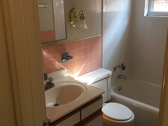 4th image of 311 Forest Ave APT 1