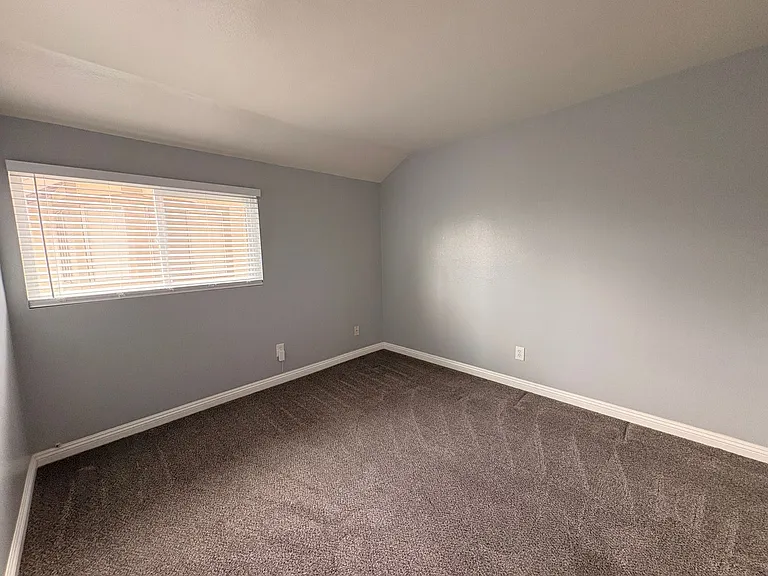 131 Alpine Ct — Photo 22