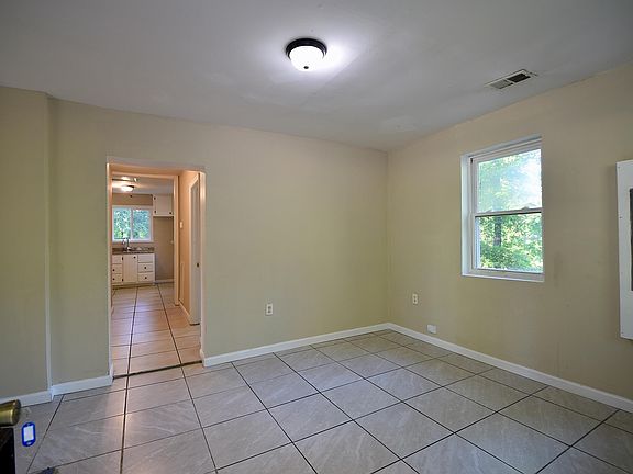 3rd image of 217 Sharpe Rd