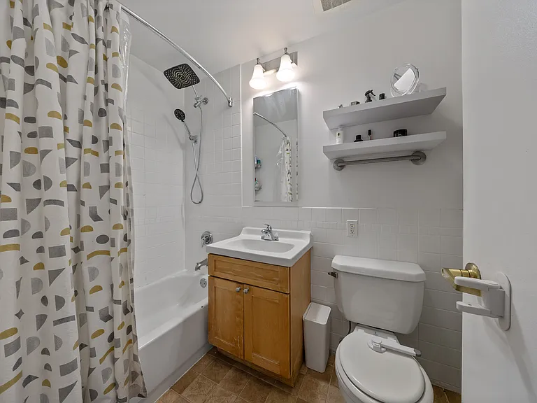 79 Wolcott St #206B — Photo 4