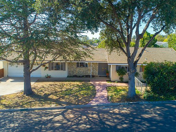 3rd image of 383 Carol Dr