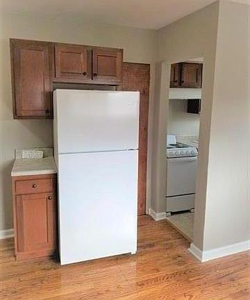 3rd image of 3115 Henrietta St #15R
