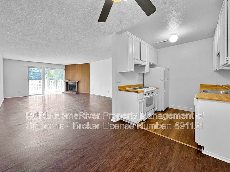 2 bed, 1.0 bath, 975 sqft, $1,425 — Photo 2