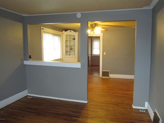 3rd image of 110 Robertson Ave
