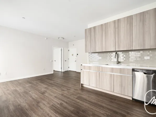 15 Park Row image 5 of 22