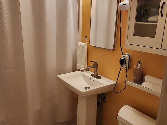 3rd image of 1450 Topaz Way #1450