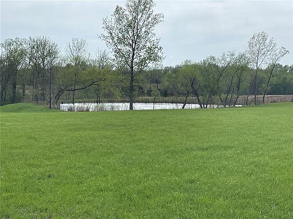 3rd image of 1910 SW 650th Rd