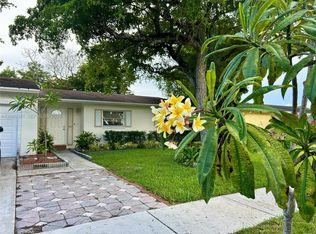 7262 SW 1st St, Pompano Beach, FL 33068