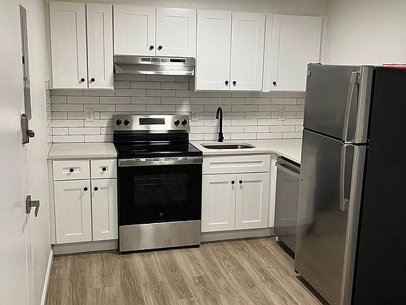 3rd image of 31 Vine St APT 6