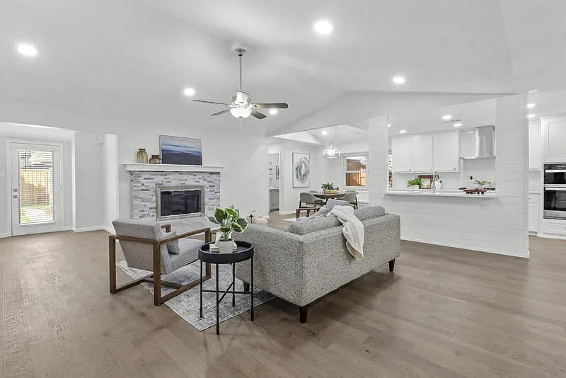 4 bed, 2.5 bath, 2793 sqft, $4,125 — Photo 4