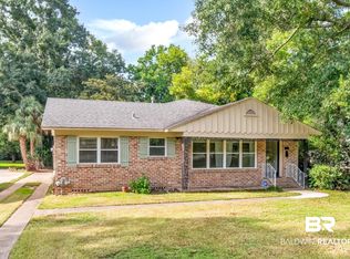 1906 Old Shell Rd, Mobile, AL 36607