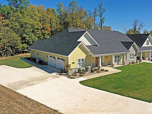 2nd image of 306 Blue River Dr