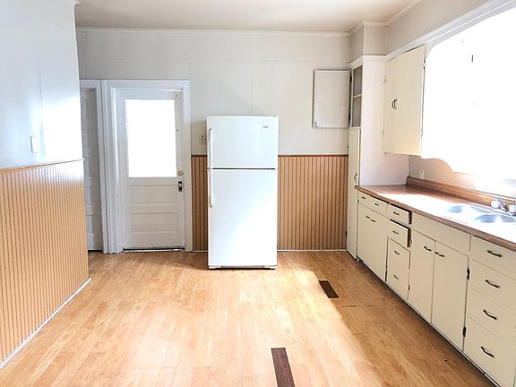 5th image of 127 W 17th St