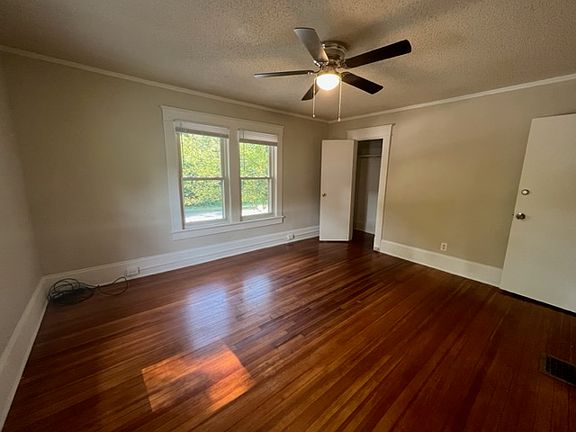 5th image of 1222 W Market St APT E