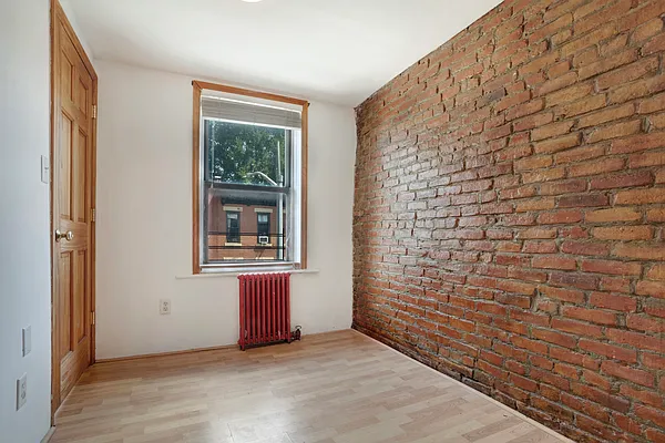 Rented by Twyford Real Estate | media 18