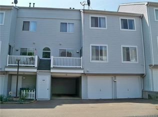 30 Staffordshire Commons Dr, Wallingford, CT 06492