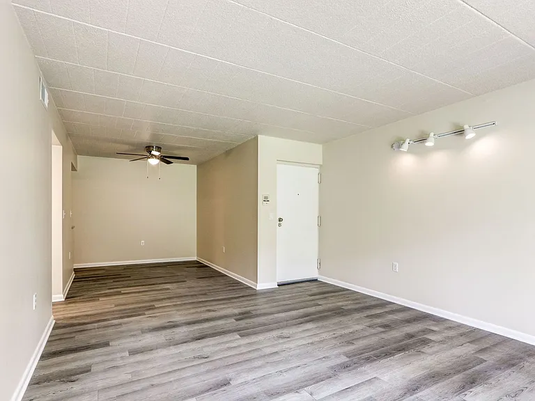 The Atwood Apartments — Photo 15