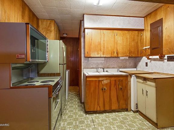 4th image of 2030 Bass Island Park Dr