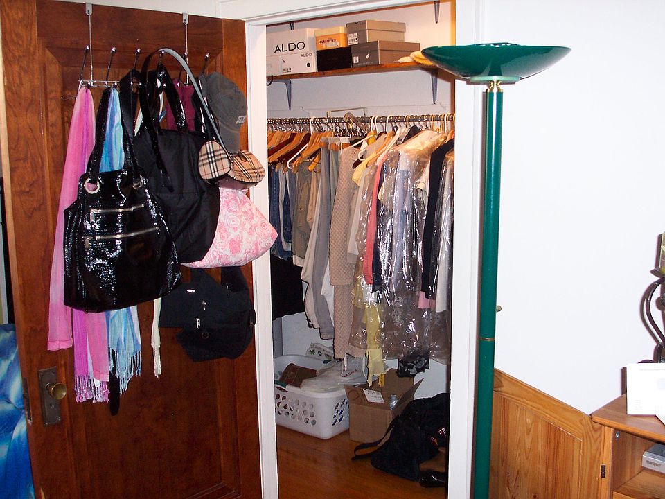 2nd image of 4409 N Greenview Ave APT 2E