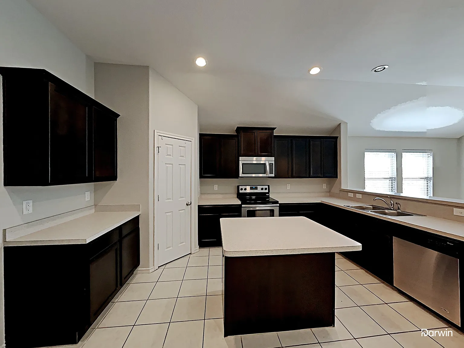 4 bed, 2.0 bath, 2055 sqft, $2,365 — Photo 2