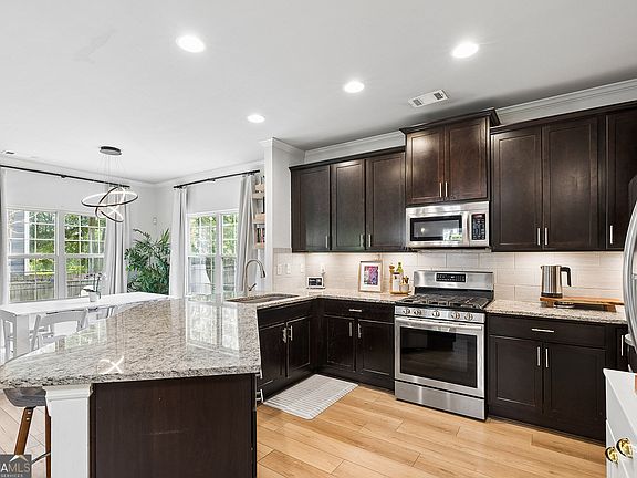 4th image of 199 Wesley Ave NE