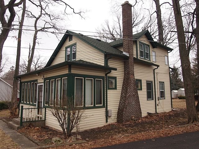 1st image of 33957 N Glen Dr
