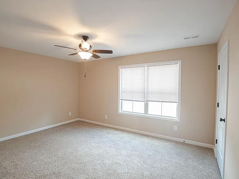 222 Smithson Ln — Photo 8