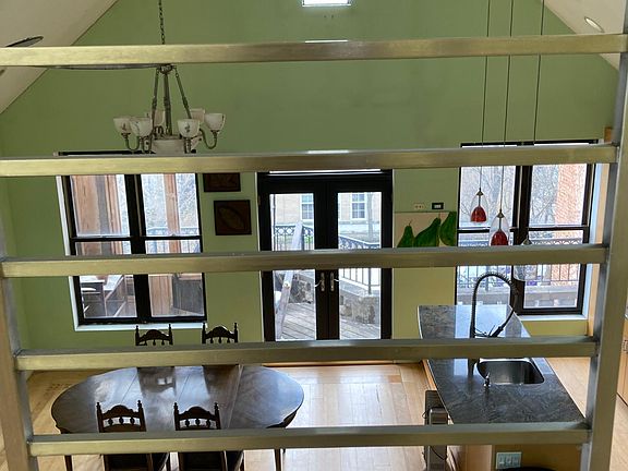 4th image of 5835 N Winthrop Ave APT 3