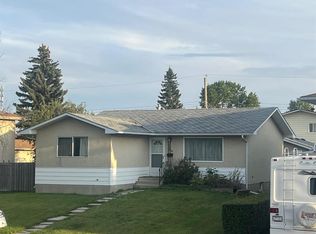 176 N Huntchester Cres NE, Calgary, AB T2K5E9