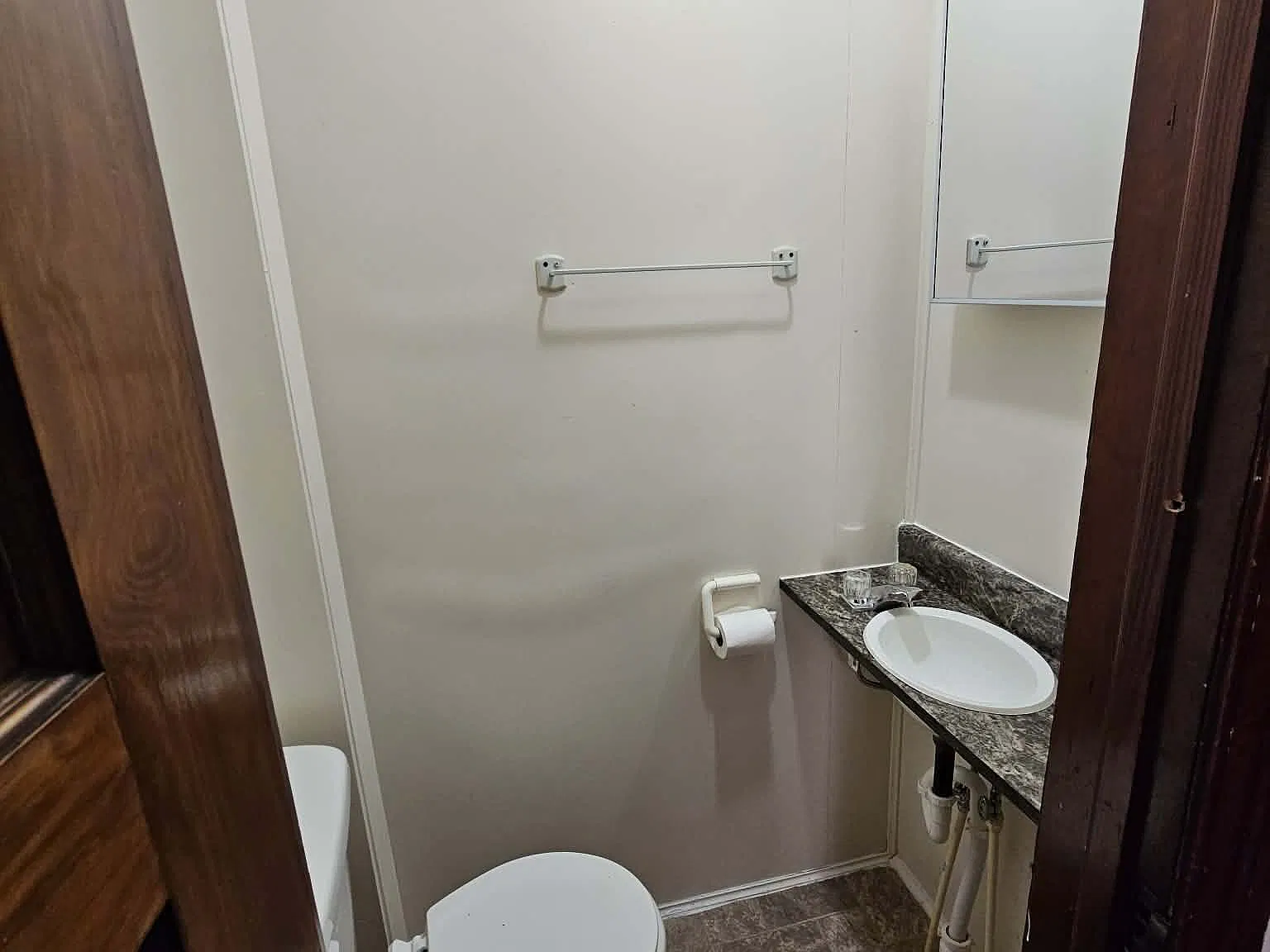 2 bed, 1.5 bath, 860 sqft, $1,150 — Photo 3