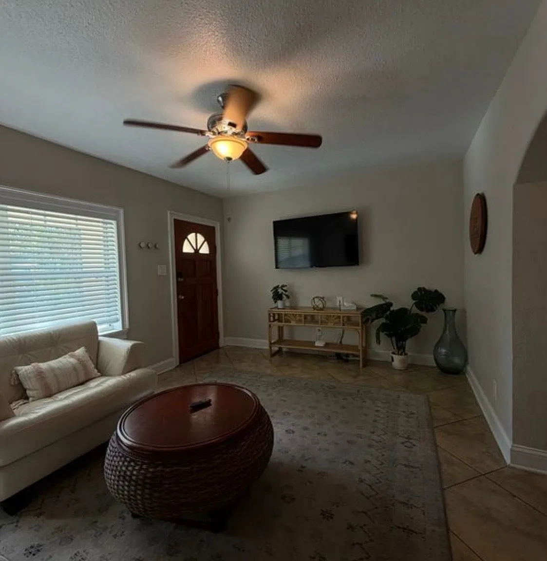 4 bed, 2.0 bath, 1528 sqft, $2,800 — Photo 2