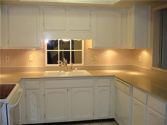 3rd image of 405 Irondale Dr APT B