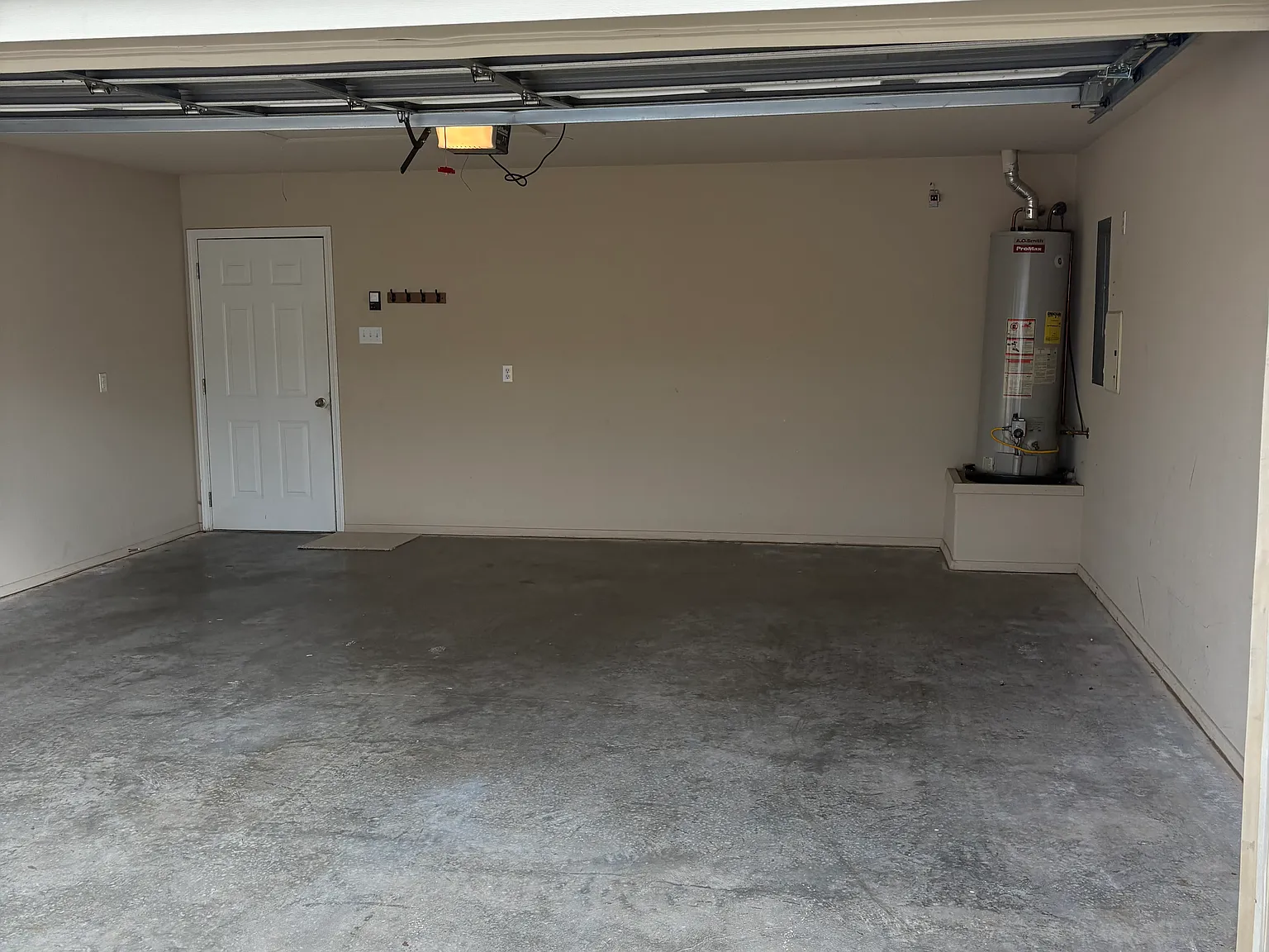 3 bed, 1606 sqft, $1,850 — Photo 2