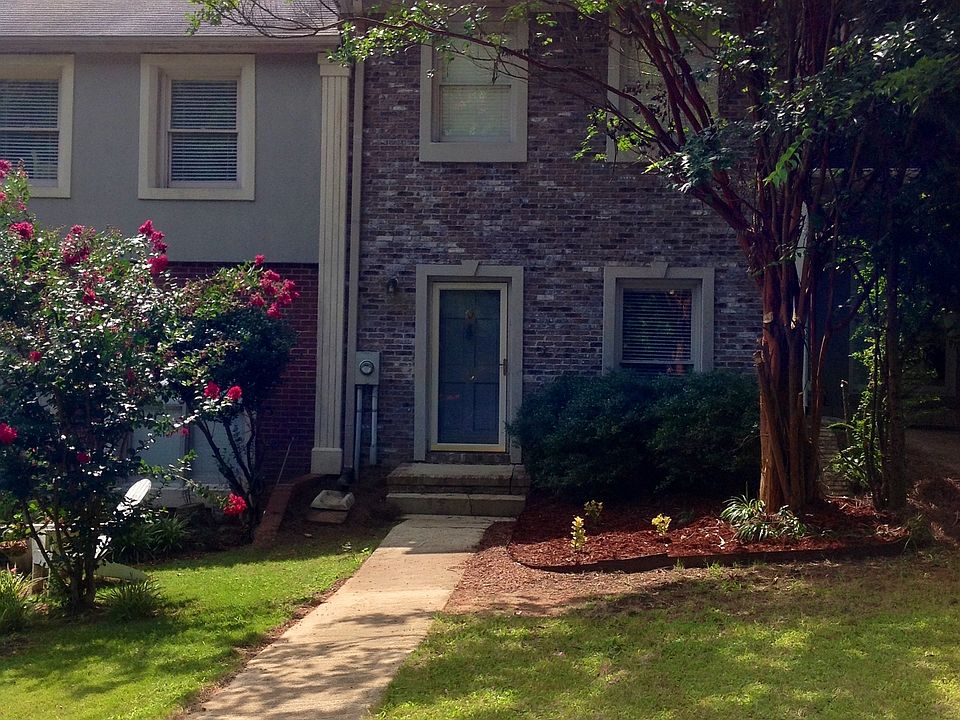 Freshly remodeled town home on quiet street